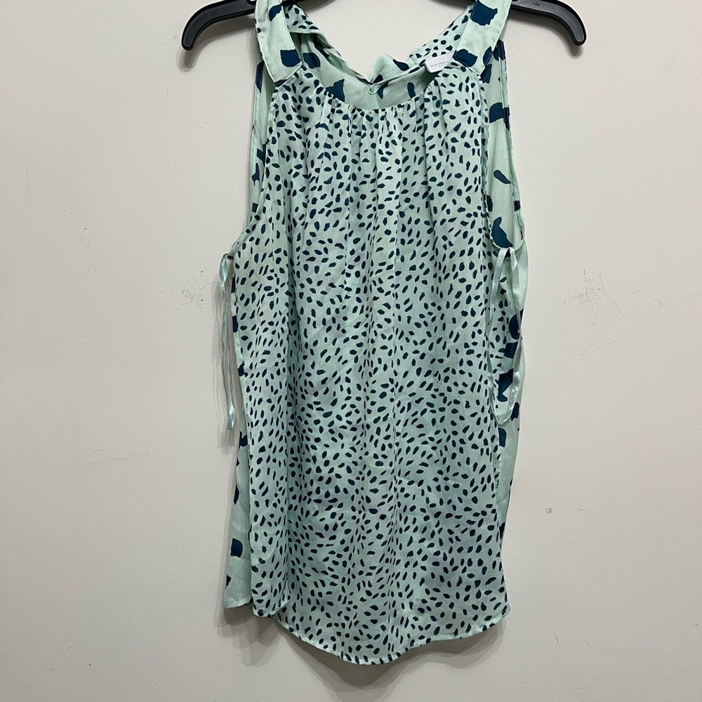 New York and Co Mint Green is Sleeveless Top XL